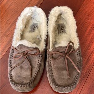 Brown ugg slippers